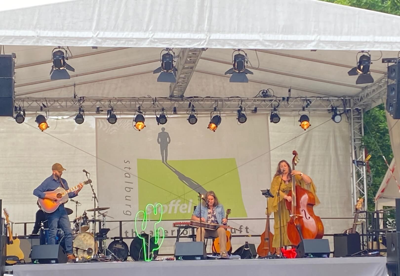Band auf der Bühne des Stoffel 2025